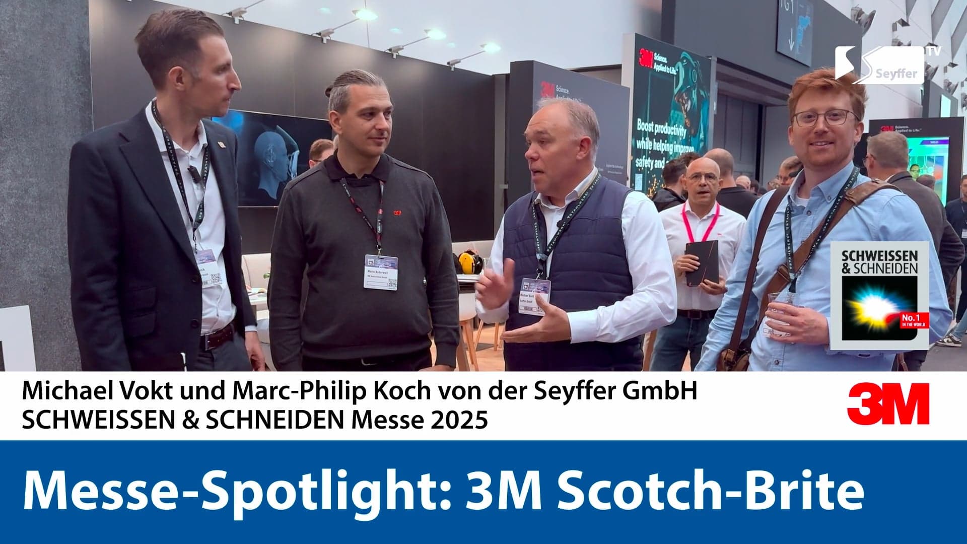 Michael Vokt spricht mit 3M-Produktspezialist Fabian über aktuelle Entwicklungen in der Schleifwelt